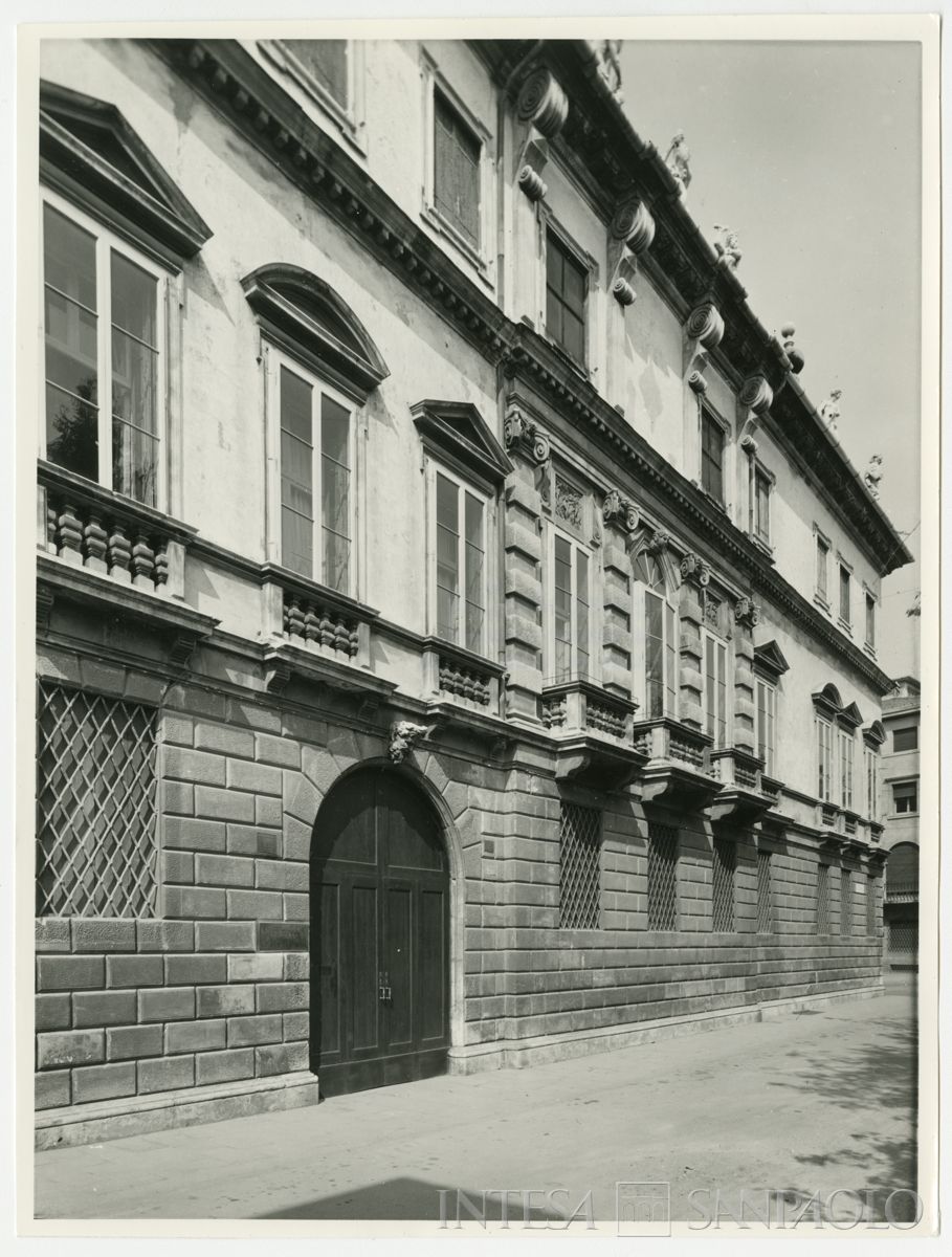 Palazzo Leoni Montanari, esterno, anni 1960-1970 (Foto Tapparo & Trentin)