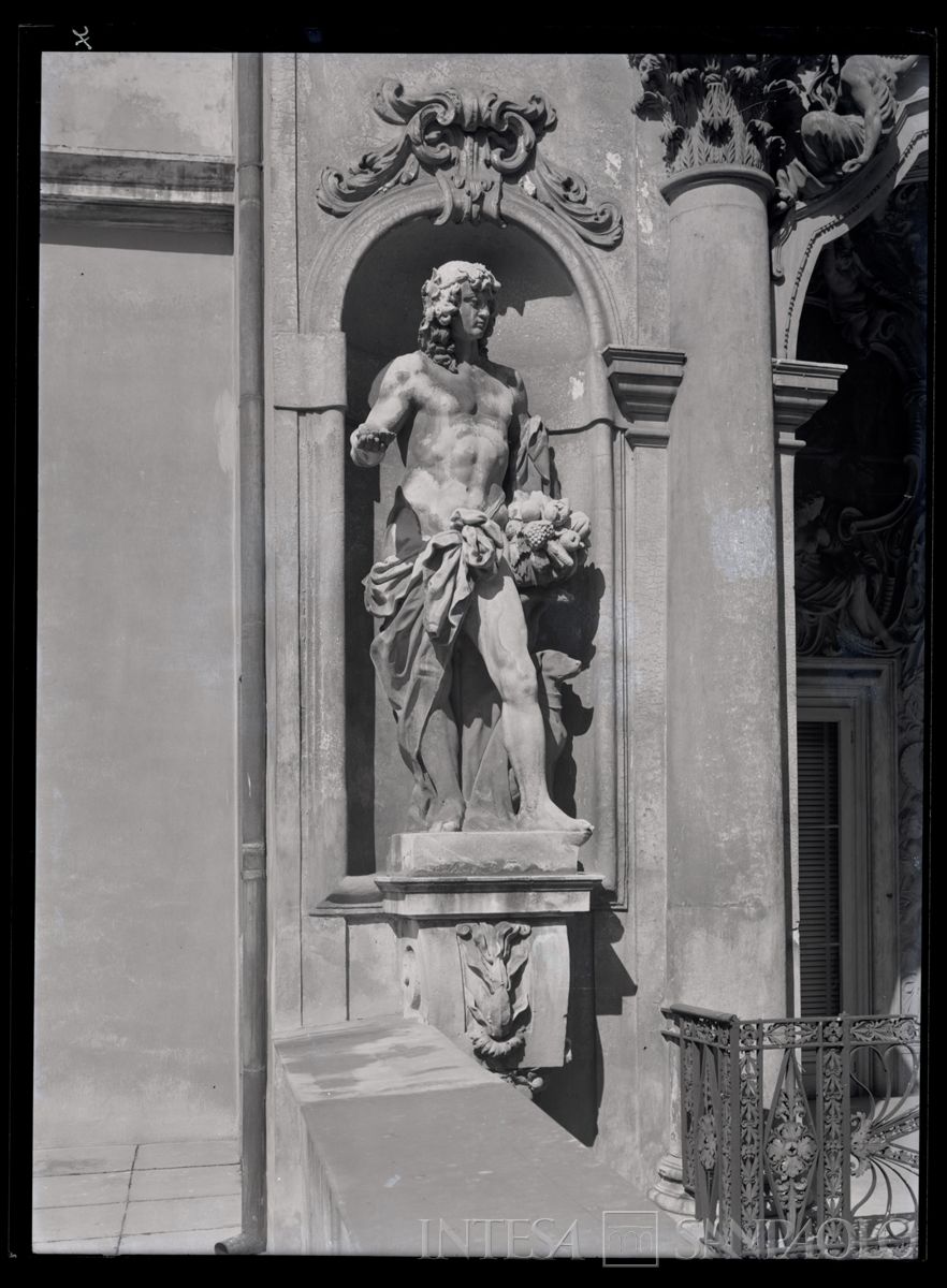 Palazzo Leoni Montanari, Statua di Apollo, 1956-1976 (Foto Tapparo & Trentin)