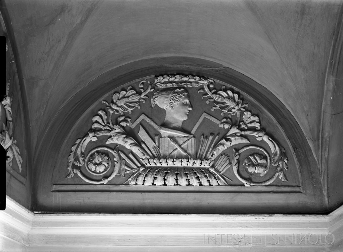 Palazzo Leoni Montanari, fregio neoclassico del quarto pianerottolo dello scalone, raffigurante l'arte figurativa, 1956-1976 (Foto Tapparo & Trentin)