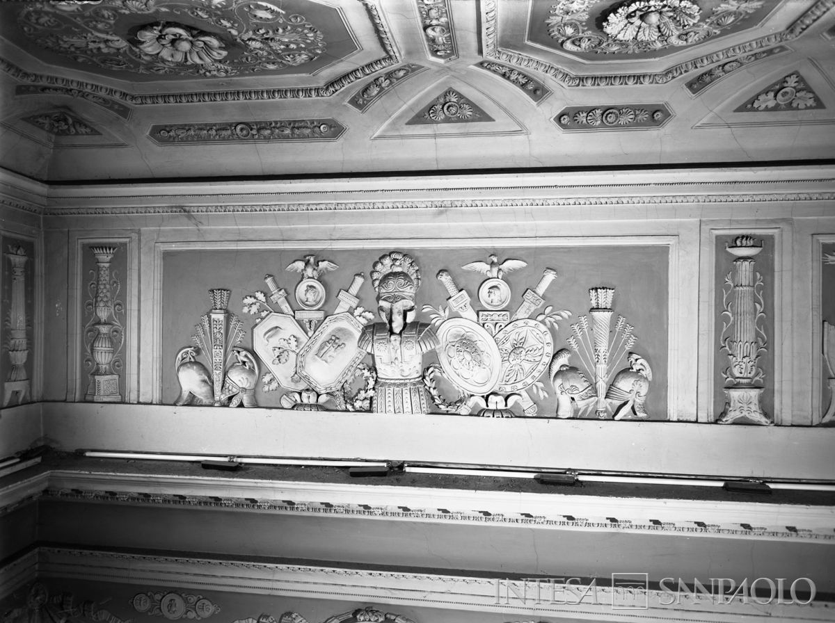 Palazzo Leoni Montanari, stucchi del Salone d'Apollo, ante 1976 (Foto Tapparo & Trentin)