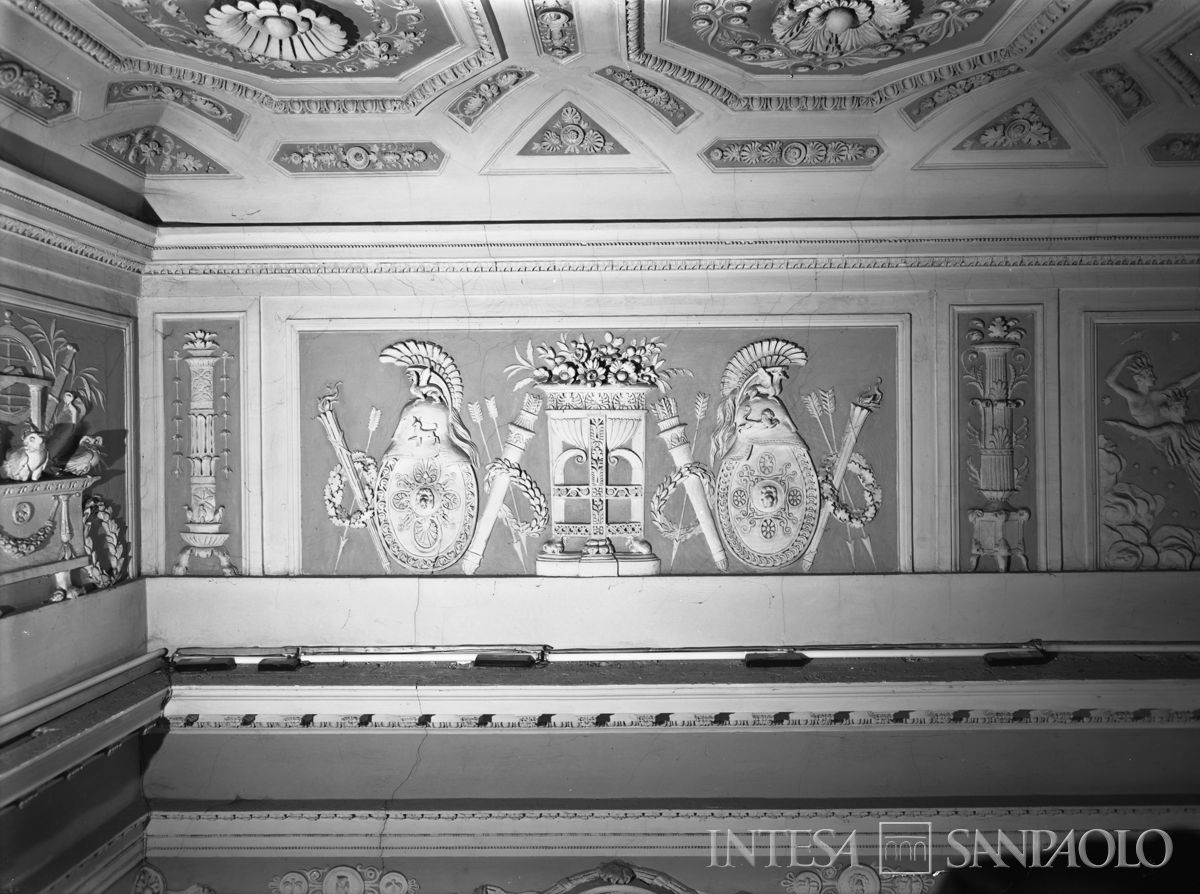 Palazzo Leoni Montanari, stucchi del Salone d'Apollo, ante 1976 (Foto Tapparo & Trentin)