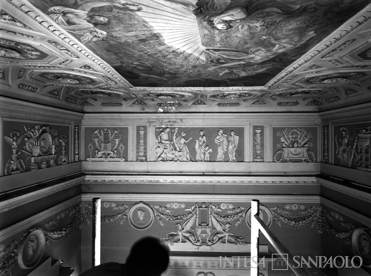 Palazzo Leoni Montanari, stucchi del Salone d'Apollo, ante 1976 (Foto Tapparo & Trentin)