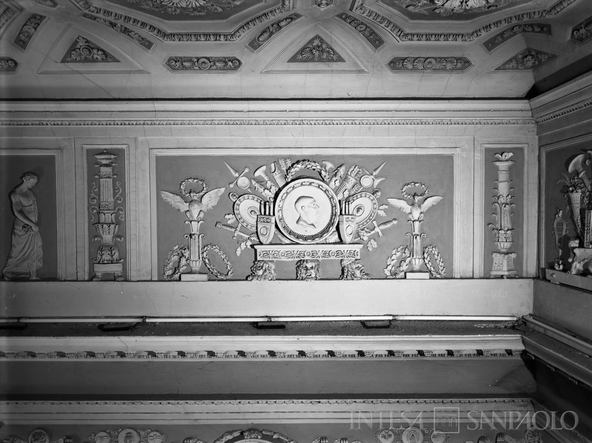 Palazzo Leoni Montanari, stucchi del Salone d'Apollo, ante 1976 (Foto Tapparo & Trentin)