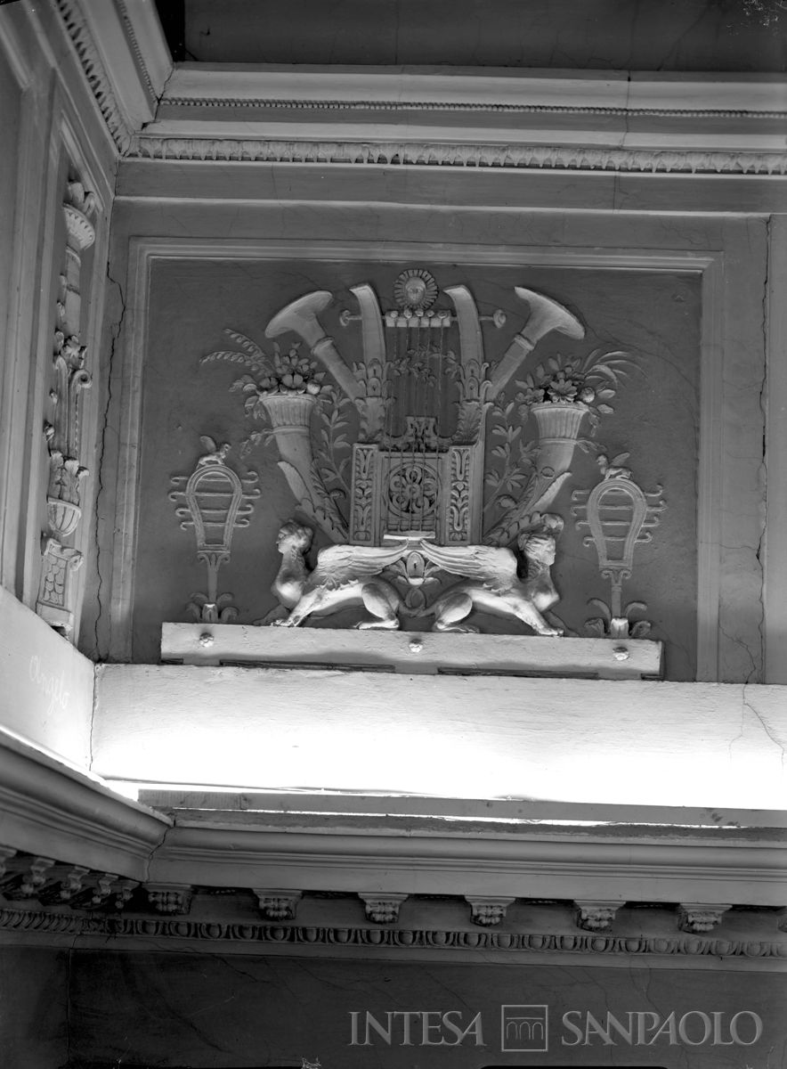 Palazzo Leoni Montanari, stucchi del Salone d'Apollo, ante 1976 (Foto Tapparo & Trentin)