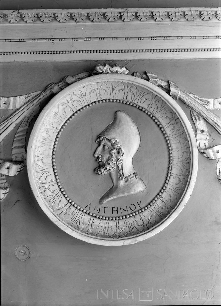 Palazzo Leoni Montanari, stucchi del Salone d'Apollo, ante 1976 (Foto Tapparo & Trentin)