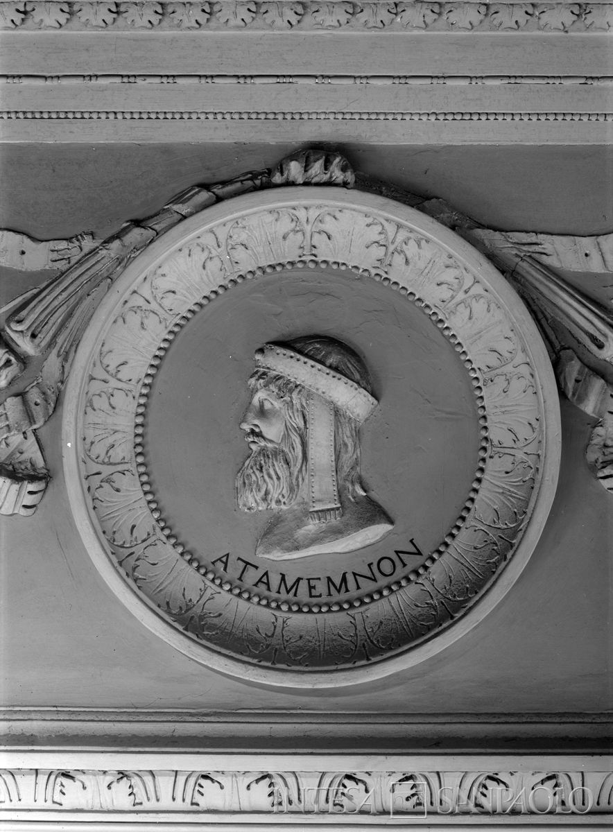 Palazzo Leoni Montanari, stucchi del Salone d'Apollo, ante 1976 (Foto Tapparo & Trentin)