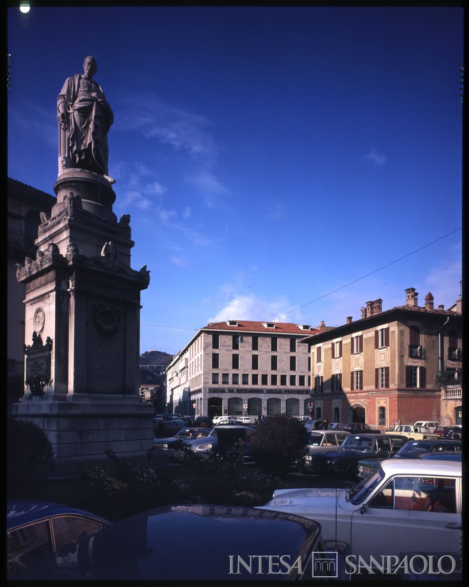 Cariplo, esterno della Sede di Como, 1972 (Elle2)