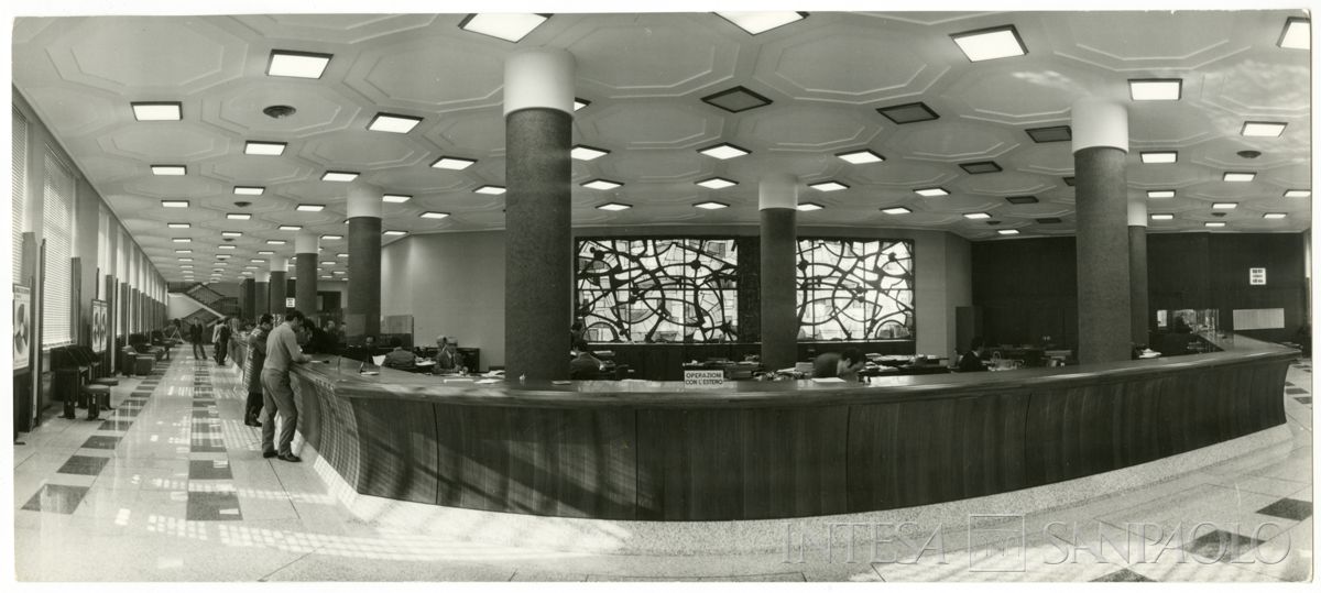 Cariplo, salone del pubblico della Sede di Como, 1972 (Elle2)