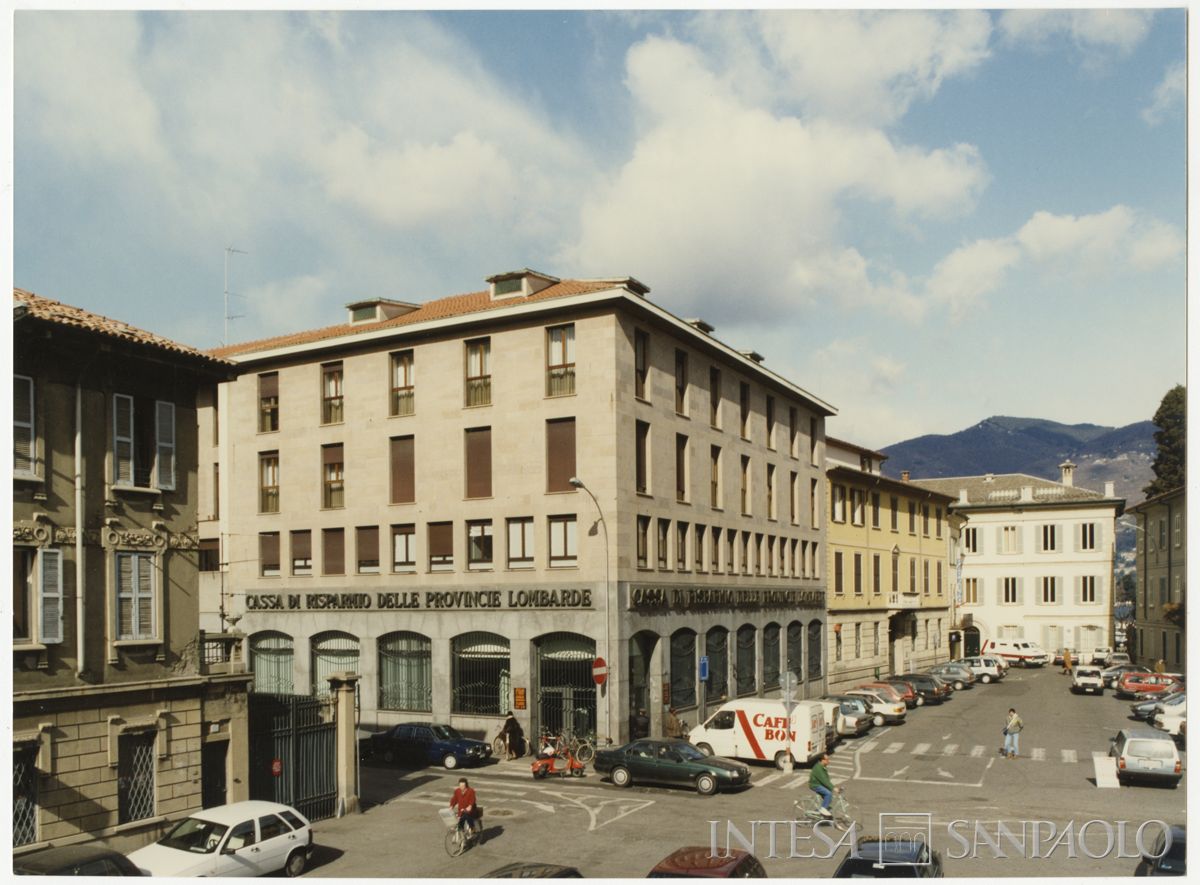 Cariplo, esterno della Sede di Como, 22 febbraio 1993 (Mario La Porta)