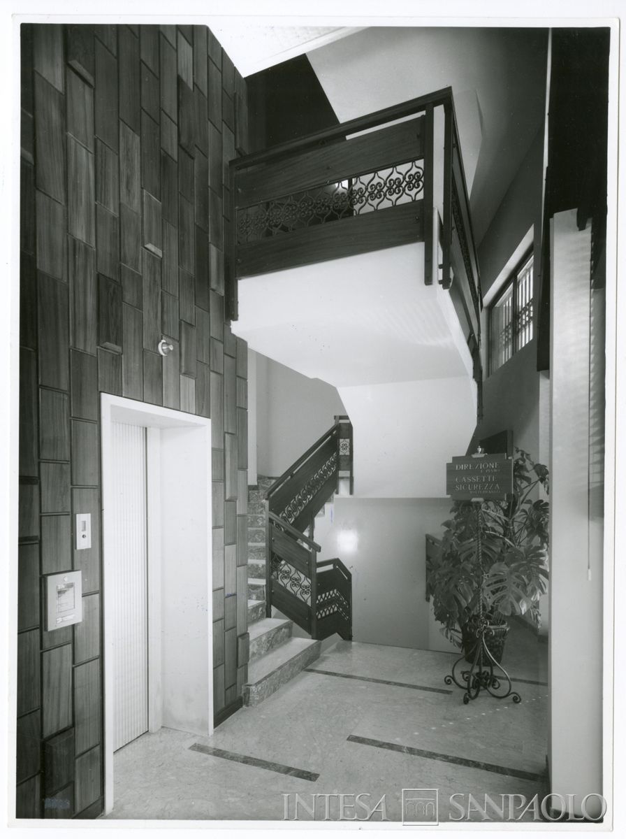 Cariplo, interno della filiale di Gallarate, 6 febbraio 1967 (Vincenzo Aragozzini)