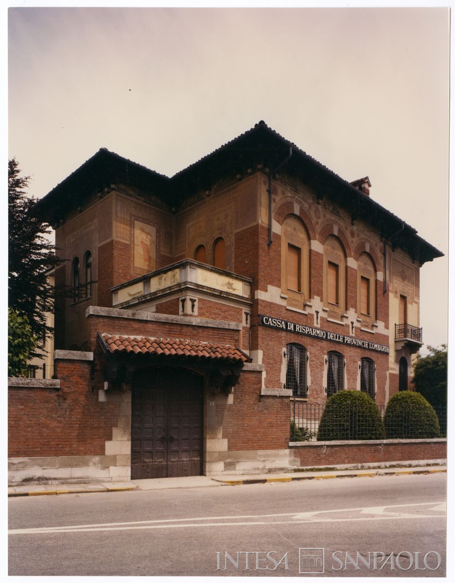 Cariplo, esterno della filiale di Gavirate, 1981 (Mario La Porta)