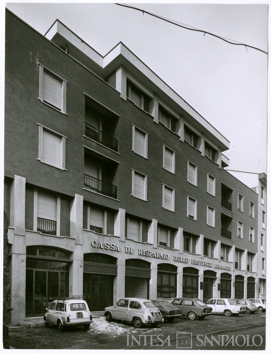 Cariplo, esterno della filiale di Lainate, 1971 (Elle2)