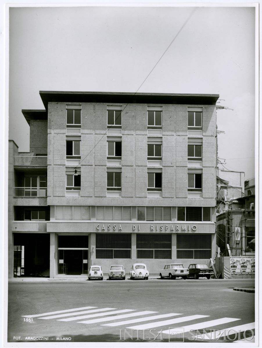 Cariplo, esterno della Sede di Lecco in fase di ampliamento, 24 giugno 1965 (Vincenzo Aragozzini)
