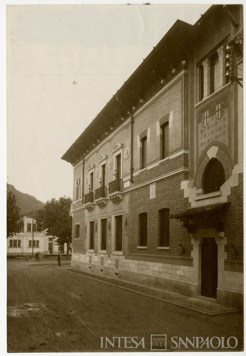 Cariplo, esterno della Sede di Lecco, 1929 (D.Valsecchi)