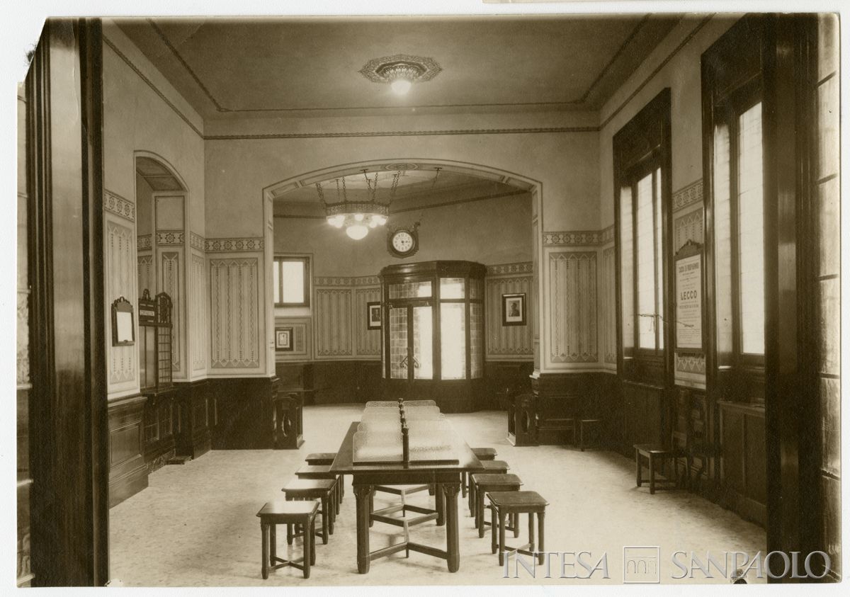Cariplo, salone del pubblico della Sede di Lecco, 1929 (D.Valsecchi)
