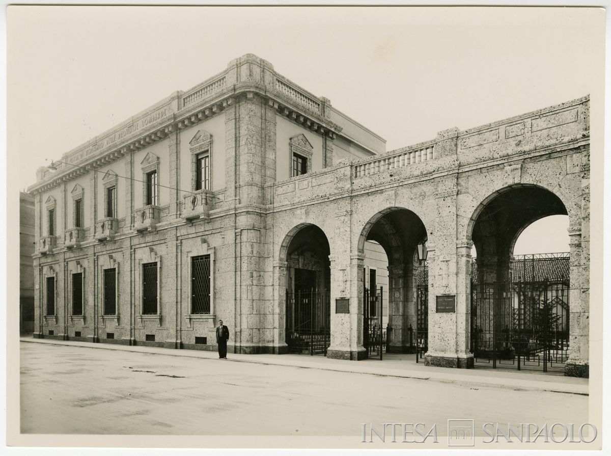 Cariplo, esterno della Sede di Mantova, 1933 (Studio Fotografico Giovetti)