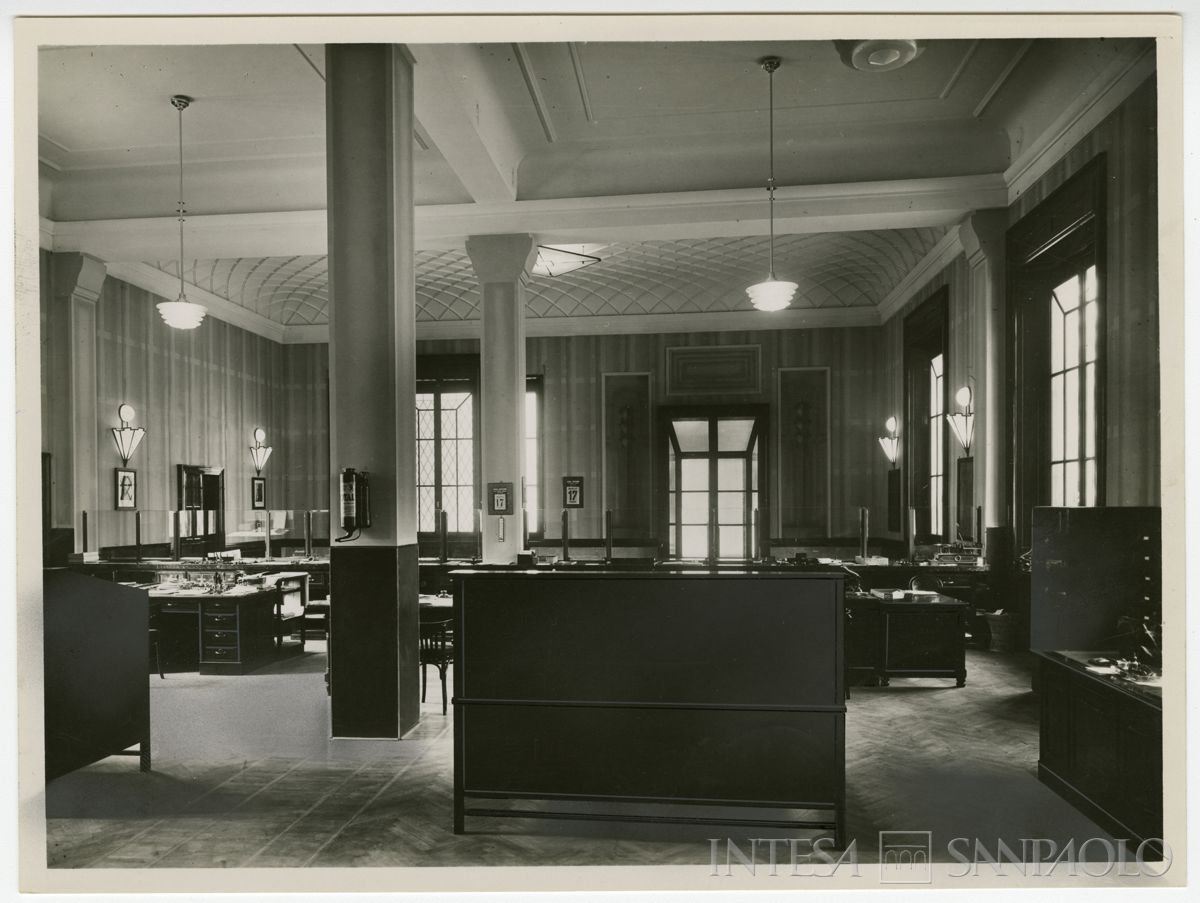 Cariplo, back office della Sede di Mantova, 1933 (Studio Fotografico Giovetti)