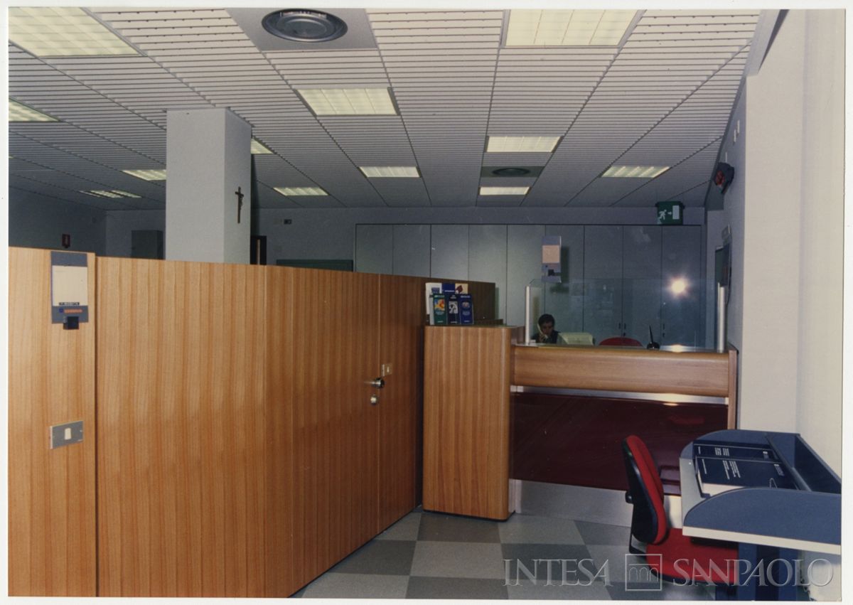 Cariplo, Milano, Agenzia 8 - Canonica, locali a supporto in via Canonica 81, esterni, novembre 1996 (Dino Sala)