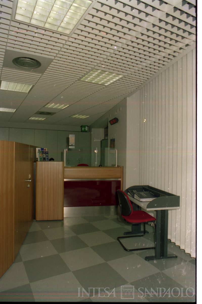 Cariplo, Milano, Agenzia 8 - Canonica, locali a supporto in via Canonica 81, interno, novembre 1996 (Dino Sala)