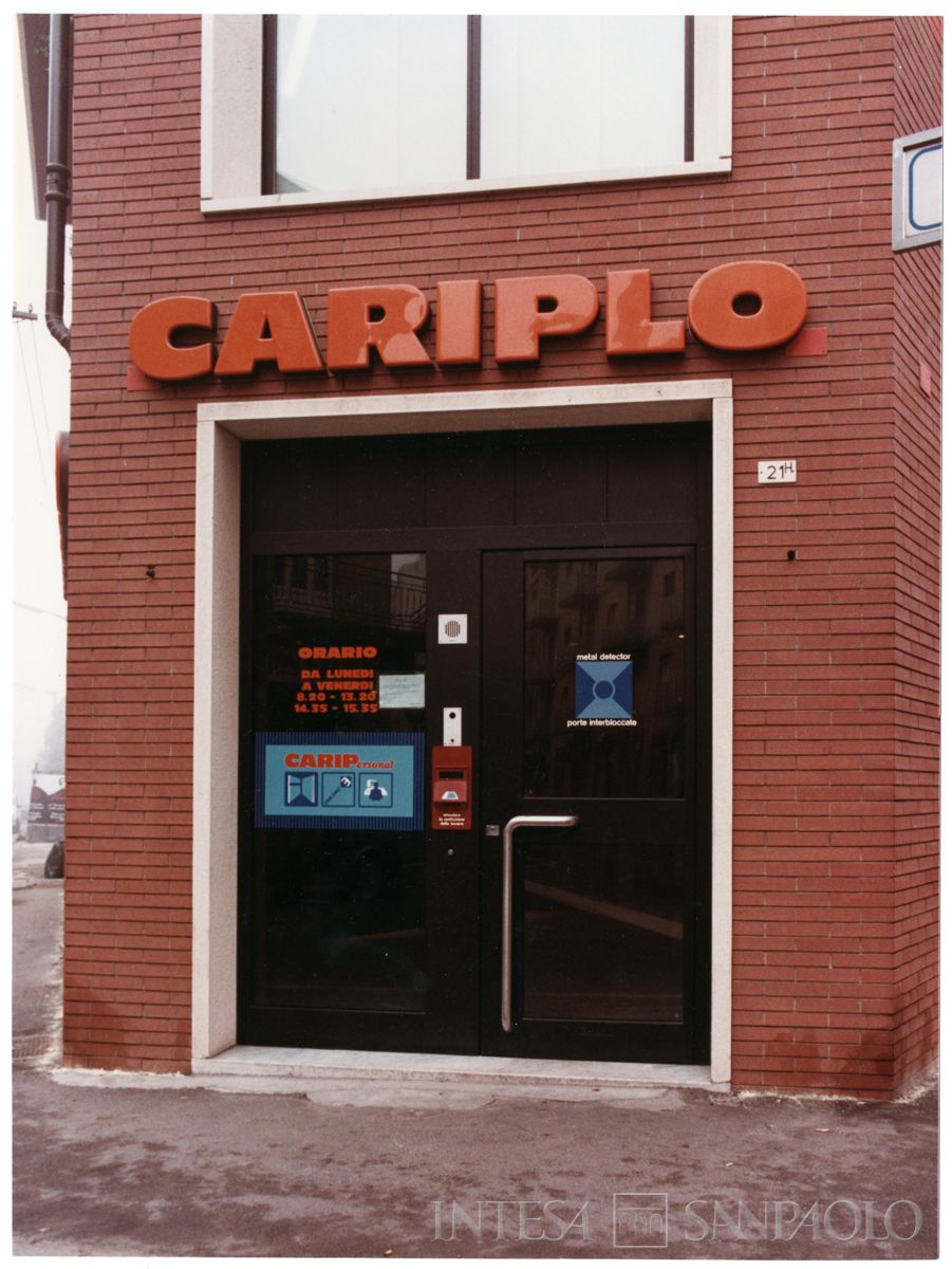 Cariplo, accesso dell'agenzia 1 di Novara, 30 dicembre 1987 (Mario La Porta)