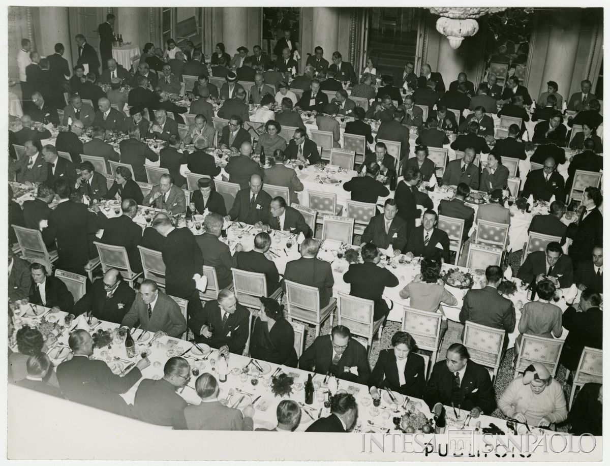 Ricevimento presso la Società del Giardino, 28 ottobre 1951 (Publifoto)