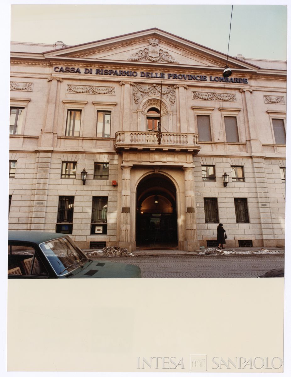 Cariplo, esterno della filiale di Voghera, 16 gennaio 1986 (Mario La Porta)