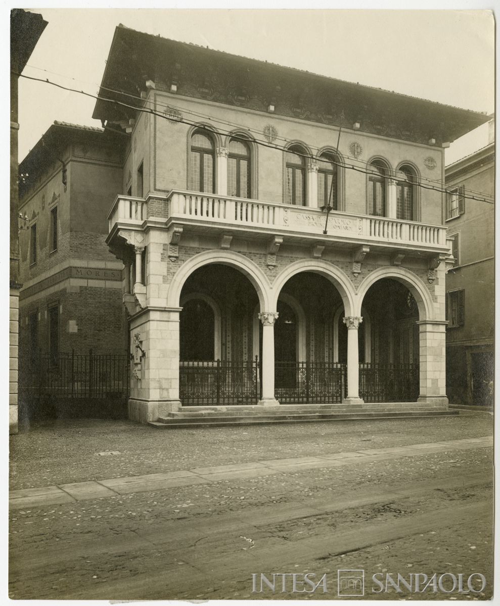 Cariplo, esterno della Sede di Brescia, 1926-1927 (fotografo sconosciuto)