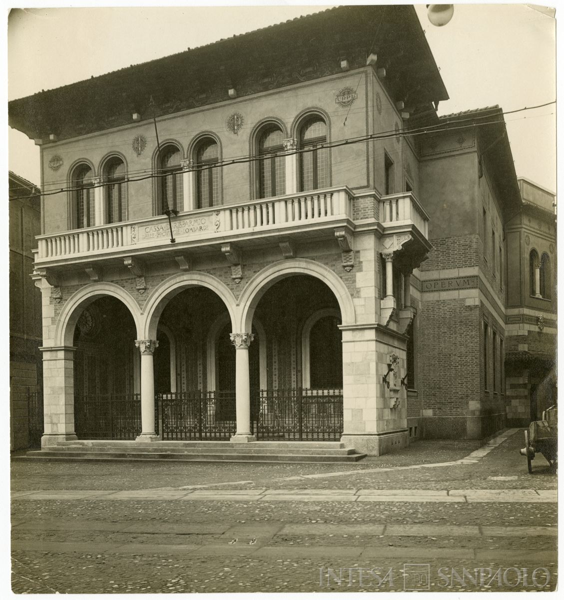 Cariplo, esterno della Sede di Brescia, 1926-1927 (fotografo sconosciuto)