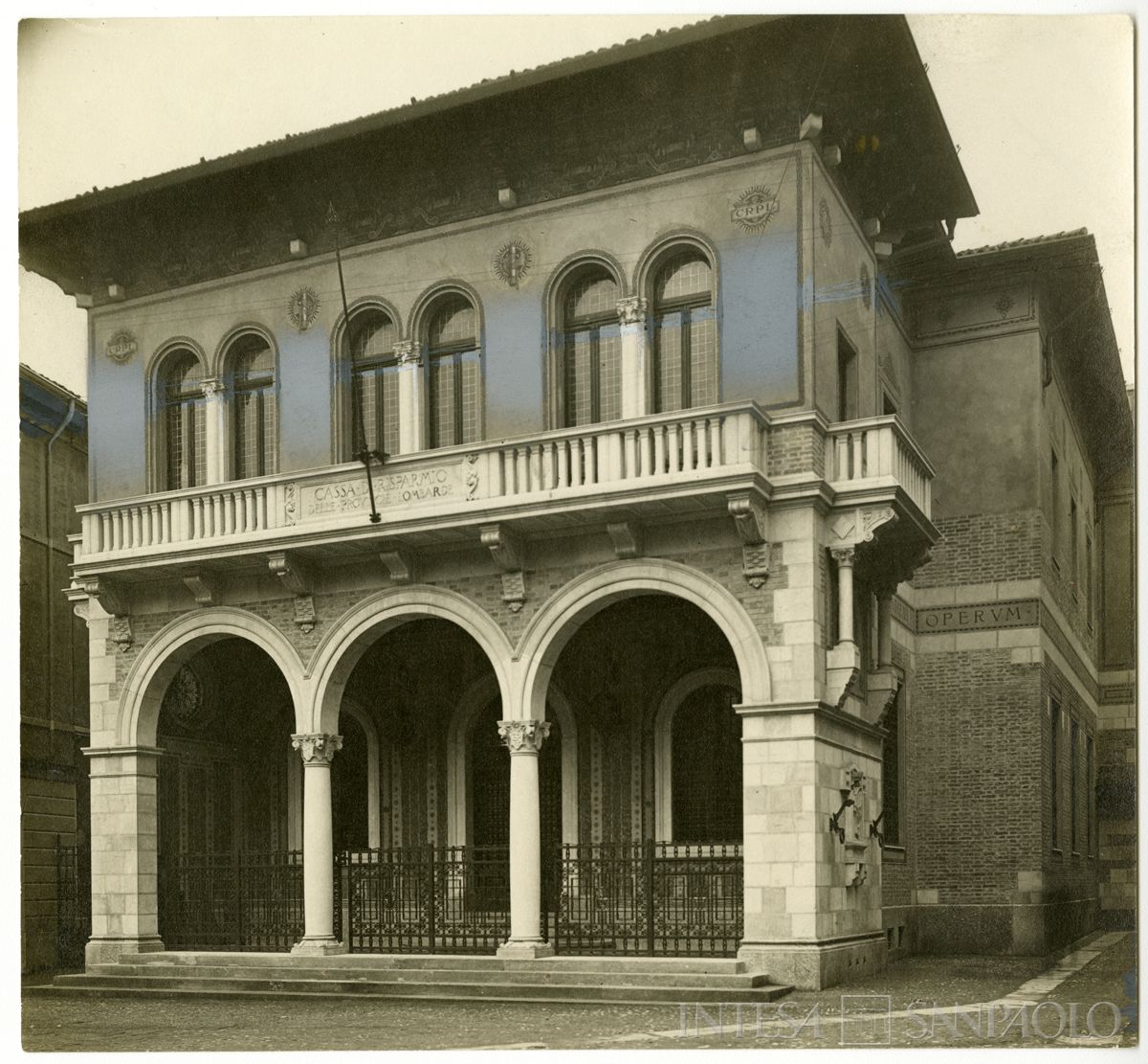 Cariplo, fotografia ritoccata dell'esterno della Sede di Brescia, 1926-1927 (fotografo sconosciuto)