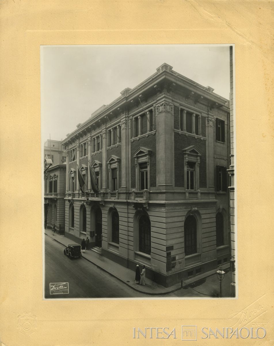 Banca Commerciale Italiana per l'Egitto, Alessandria d'Egitto: sede di [Via della Vecchia Borsa 3], anni 1920 (foto di U. Dorés)
