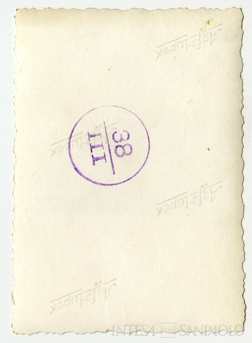 Toeplitz Rosa Maria Anna (Rosy) e Sofia con altre signore all'aperto, 1940 - 1945 (fotografo sconosciuto), verso