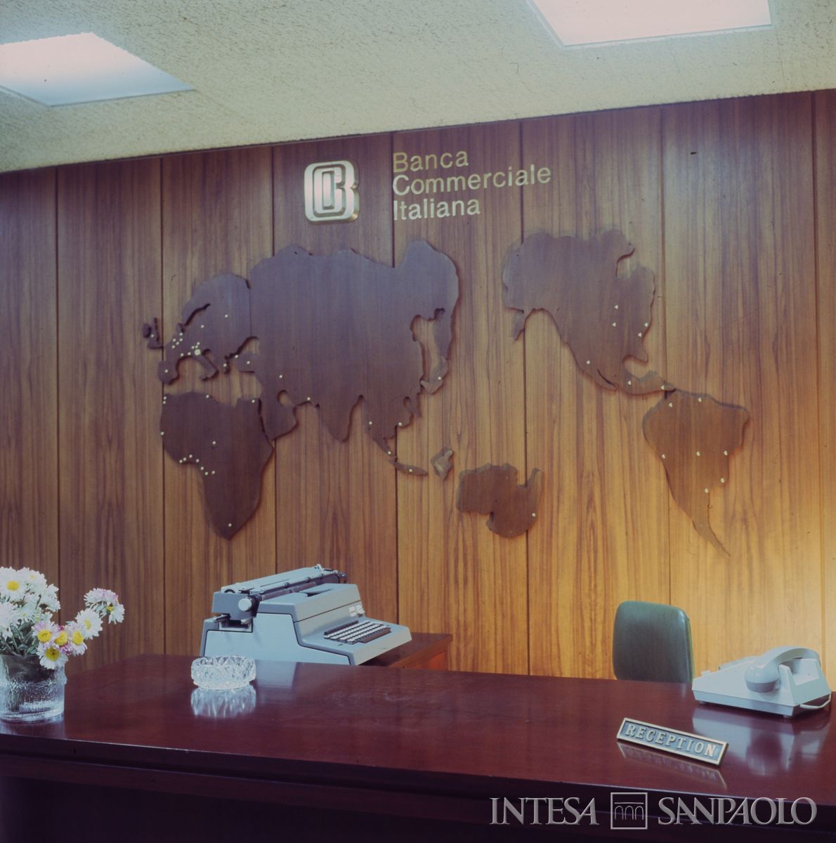 BCI,  Atene: ufficio di rappresentanza di Mitropoleos Street 3, 1975-1978 (fotografo sconosciuto)