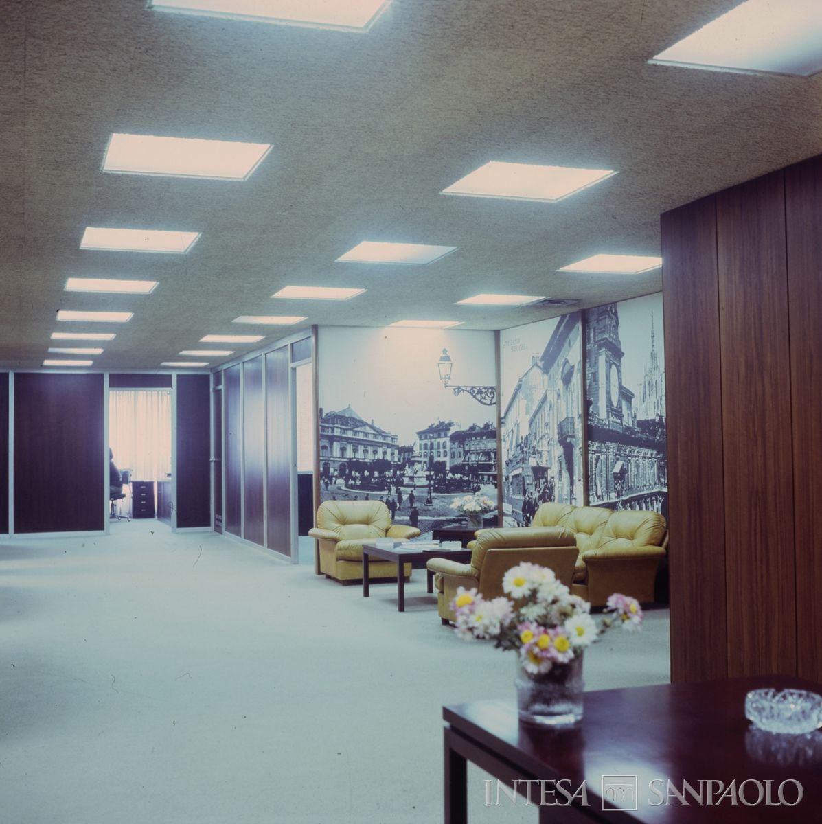 BCI,  Atene: ufficio di rappresentanza di Mitropoleos Street 3, 1975-1978 (fotografo sconosciuto)