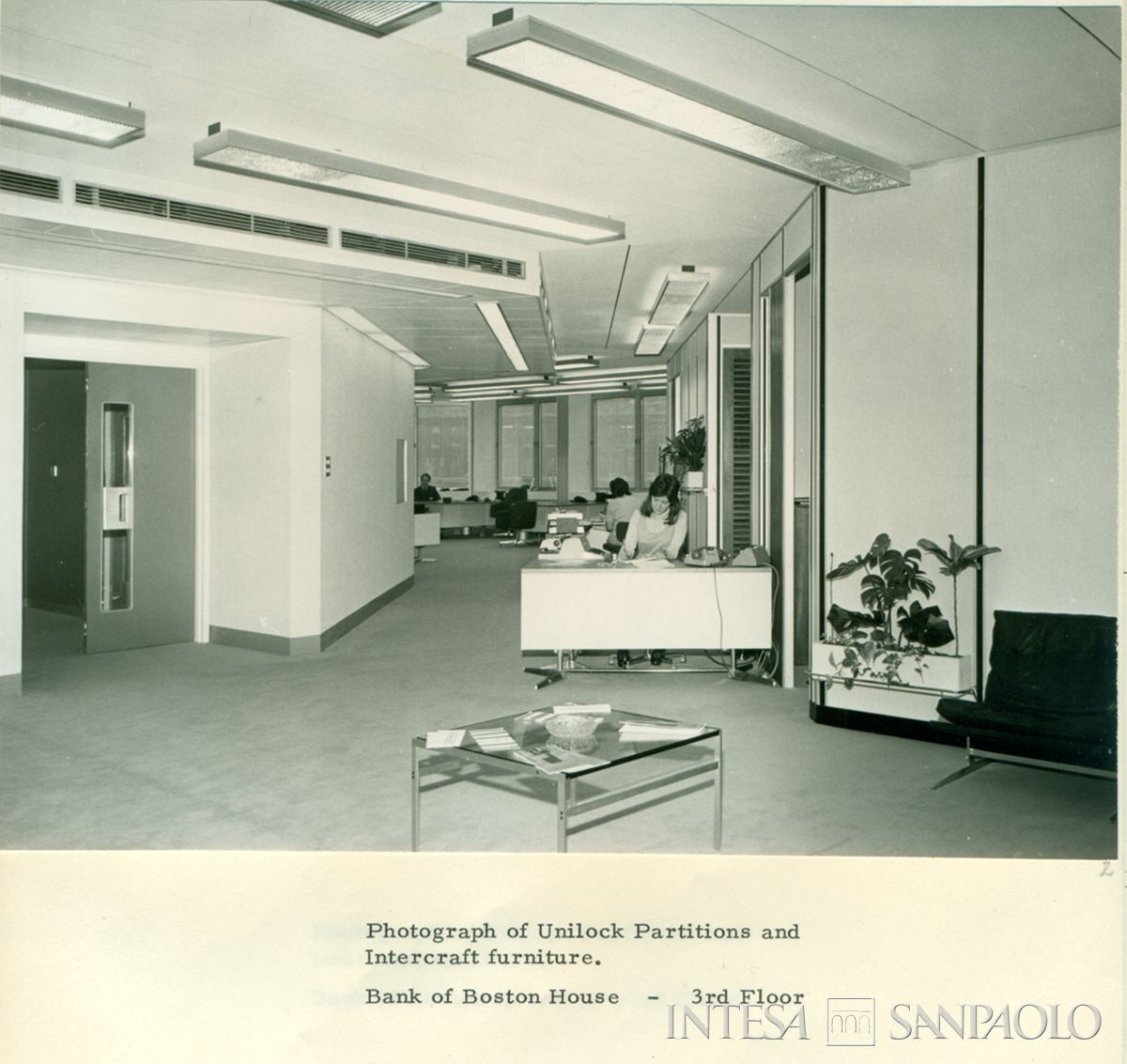 Bank of Boston, Londra, 5 Cheapside. Interni prima dell'insediamento dell'ufficio di rappresentanza IMI, 1971 (foto di Photos Ltd)
