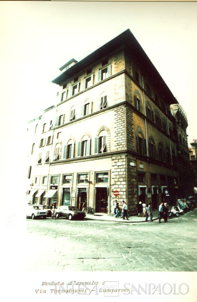 Sede regionale IMI a Firenze in via Tornabuoni, vista d'angolo tra via Tornabuoni e Lungarno, giugno 1986 (fotografo sconosciuto)