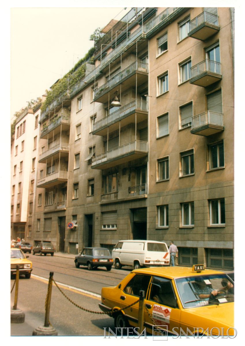 Sede regionale IMI a Milano in via Fatebenefratelli, 13 maggio 1986 (fotografo sconosciuto)