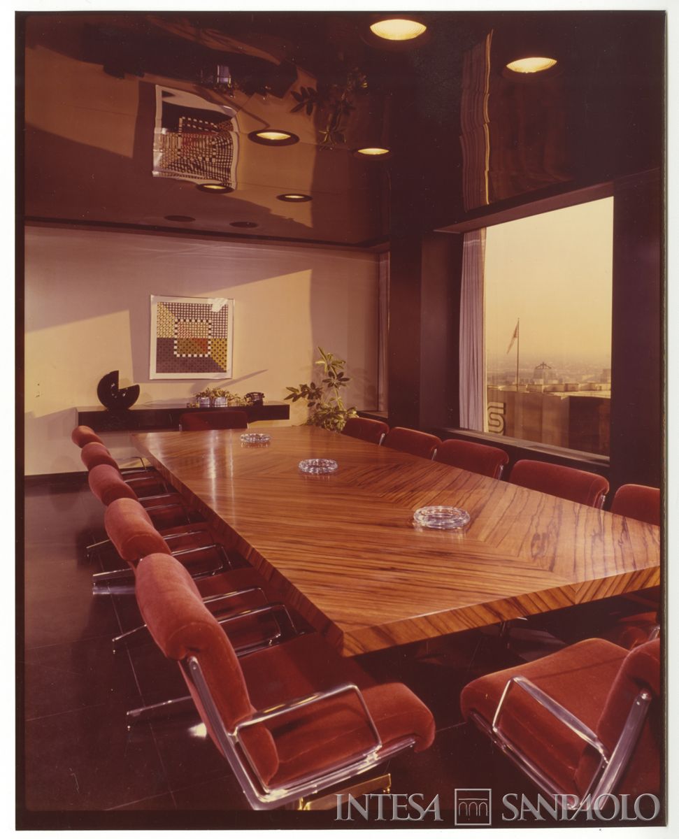 BCI, Los Angeles: filiale di South Flower Street 555, post 1974 (foto di Leland Y. Lee)