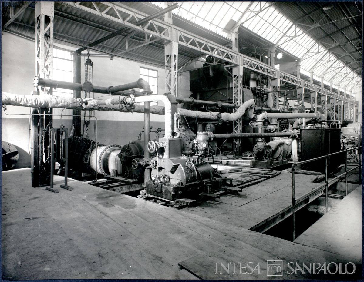 Veduta interna della nuova stazione sperimentale della Società Anonima Cerpelli & C., La Spezia, 1931-1932 (fotografo sconosciuto)