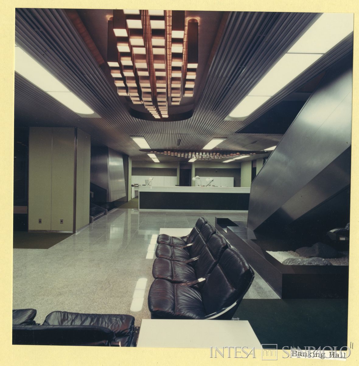 BCI, Tokyo: filiale di Nippon Building Annex 7-1, Ohtemachi 2-chome, 1972 (fotografo sconosciuto)