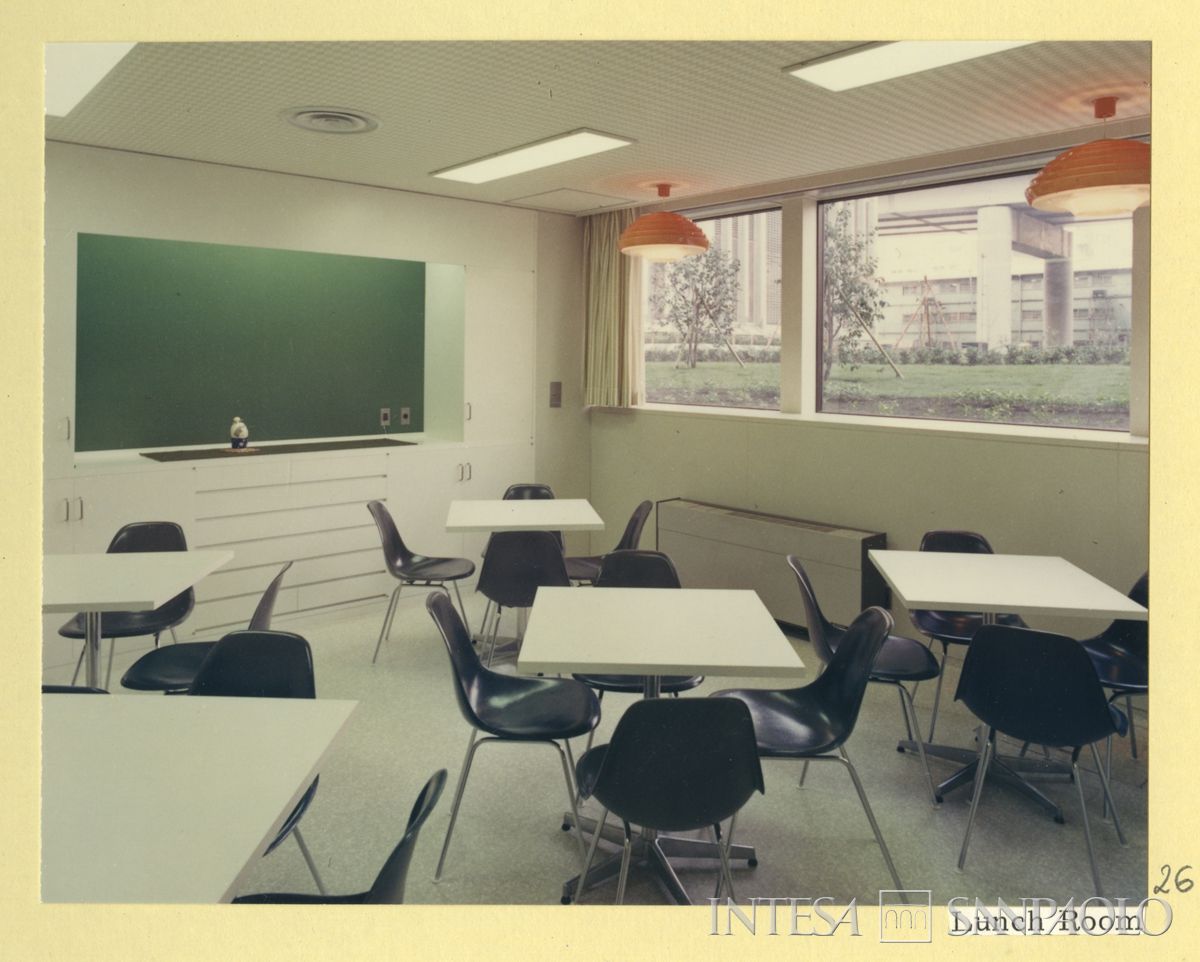 BCI, Tokyo: filiale di Nippon Building Annex 7-1, Ohtemachi 2-chome, 1972 (fotografo sconosciuto)