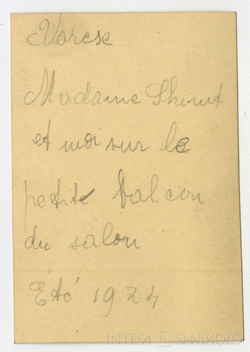 Toeplitz Rosa Maria Anna (Rosy) con la signora Shmit sul balcone dell'abitazione di Varese, estate 1924 (fotografo sconosciuto), verso