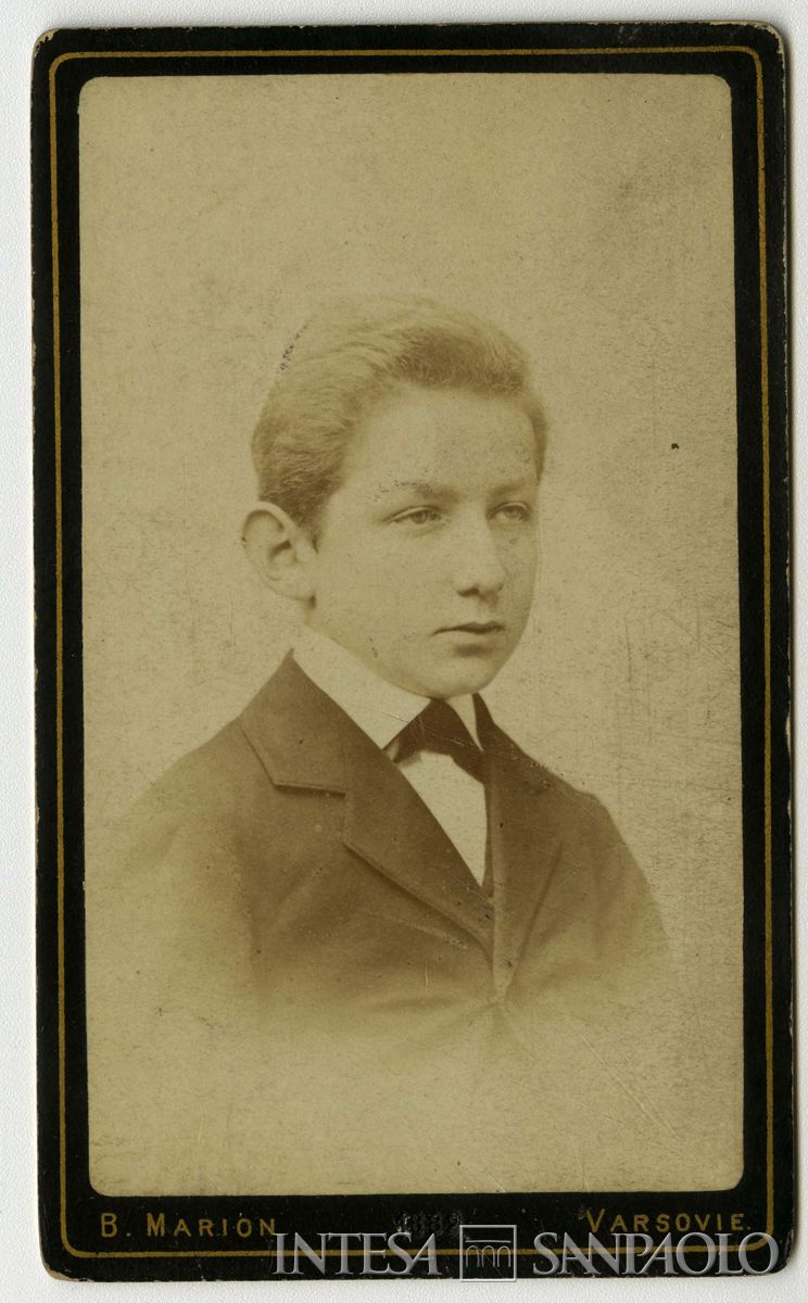 Toeplitz Lodovico ritratto in studio fotografico a mezzo busto, 1878 circa (B. Marion)