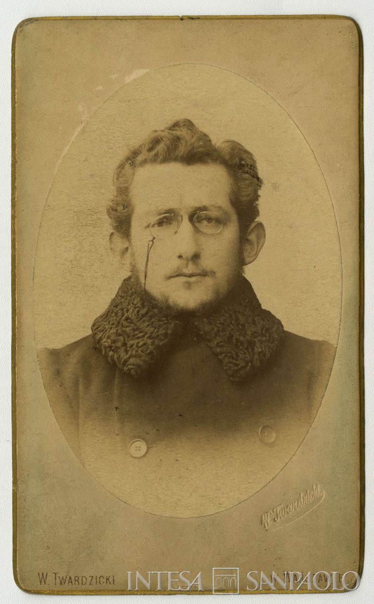 Toeplitz Lodovico ritratto in studio fotografico a mezzo busto, 1890 circa (W. Twardzicki)