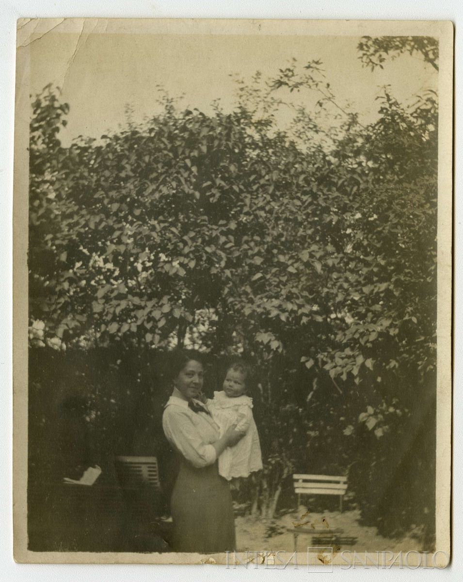 Toeplitz Rosa Maria Anna (Rosy) in giardino, 15 settembre 1913 (fotografo sconosciuto)