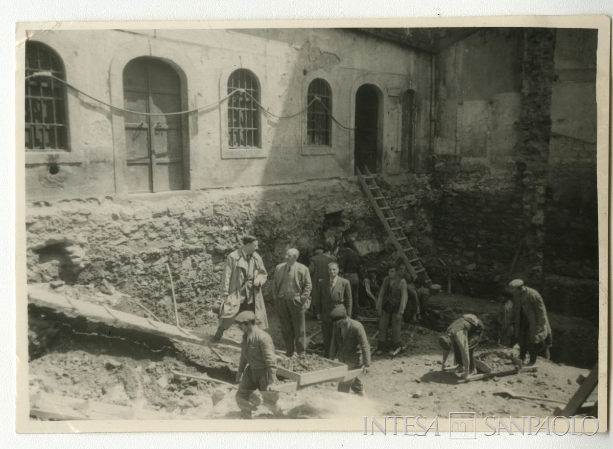 BCI, Istanbul: filiale di Voyvoda Caddesi 53, palazzo Agopyan Han, 1955 (fotografo sconosciuto)
