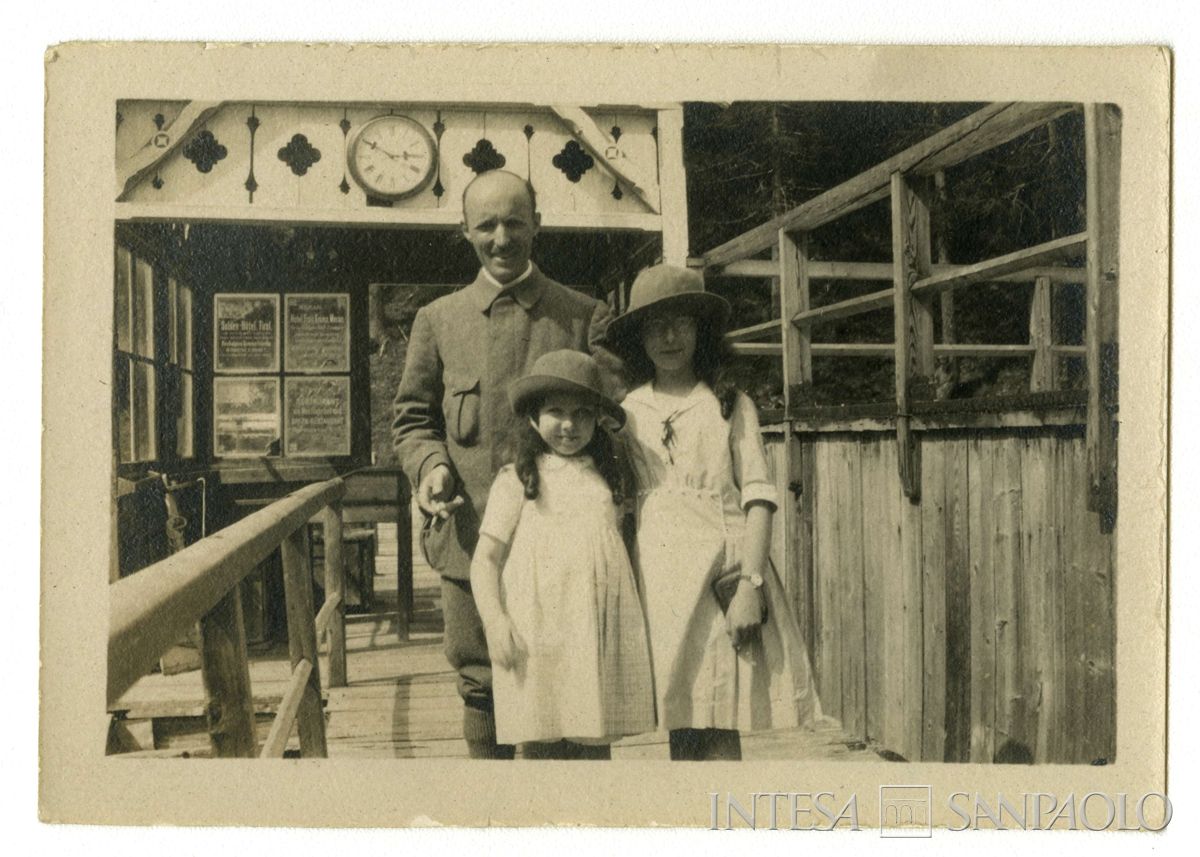 Gita della famiglia Toeplitz con Giuseppe Scavia al Lago Braies, 1922 circa (fotografo sconosciuto)