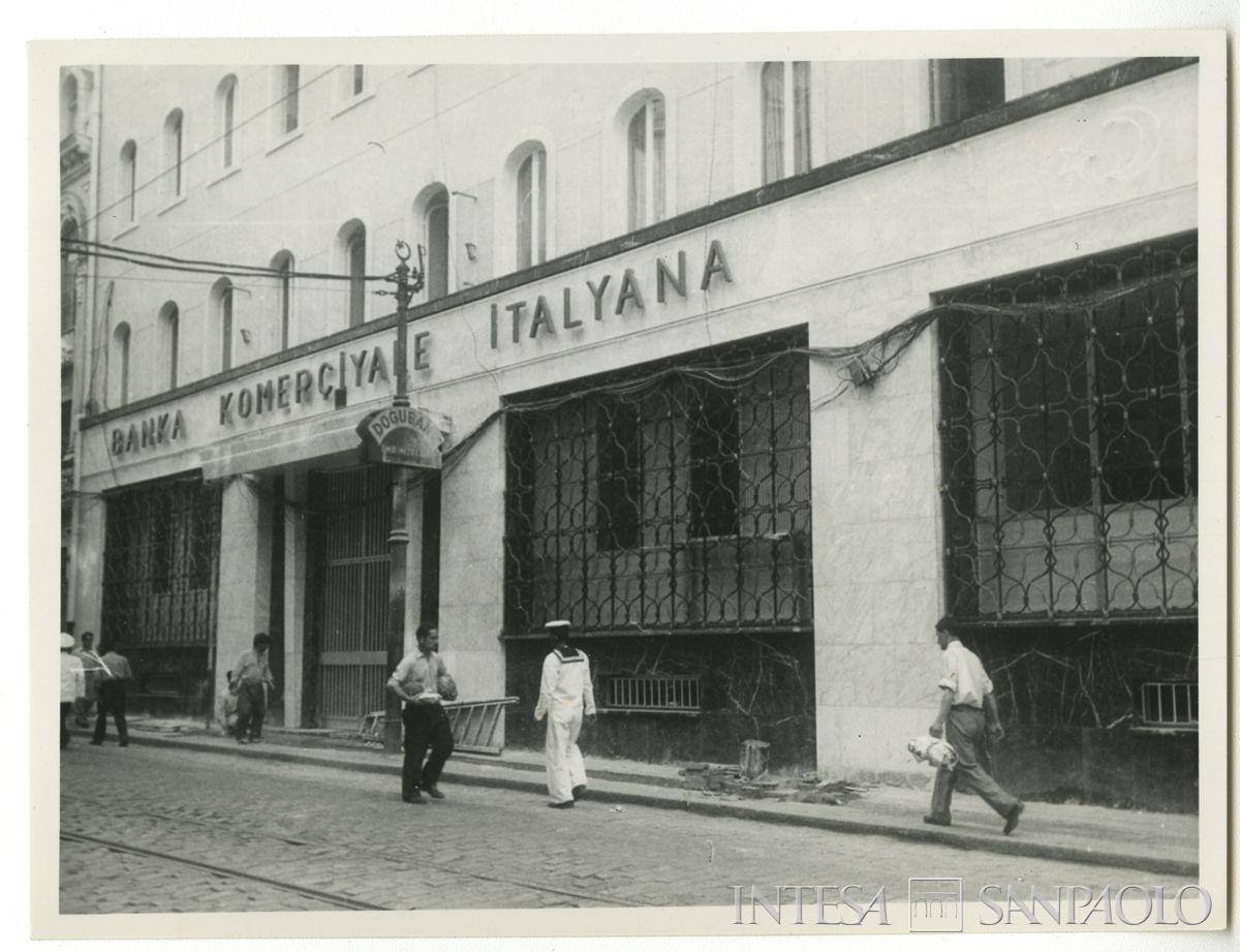 BCI, Istanbul: filiale di Voyvoda Caddesi 53, palazzo Agopyan Han, 1956 (fotografo sconosciuto)