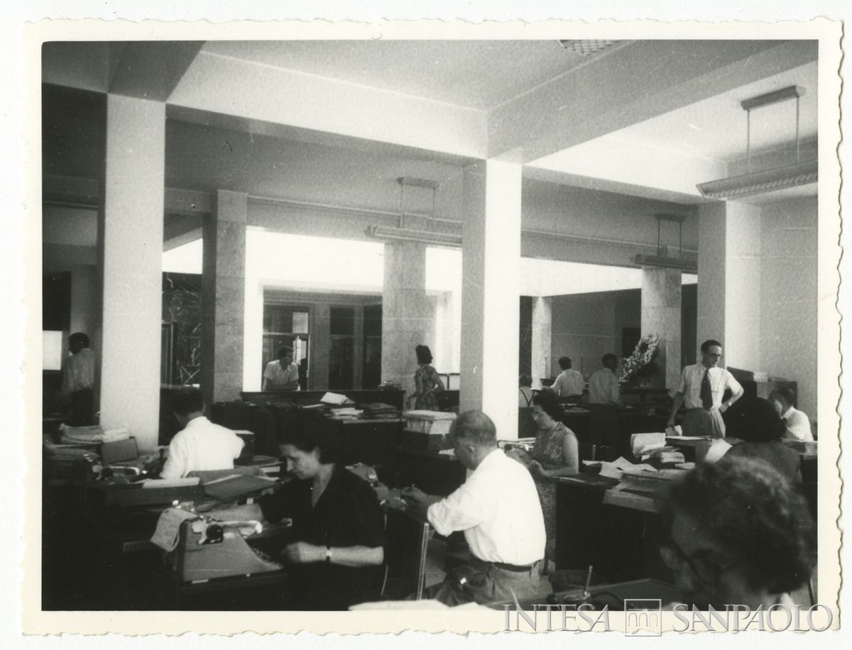 BCI, Istanbul: filiale di Voyvoda Caddesi 53, palazzo Agopyan Han, 1956 (fotografo sconosciuto)