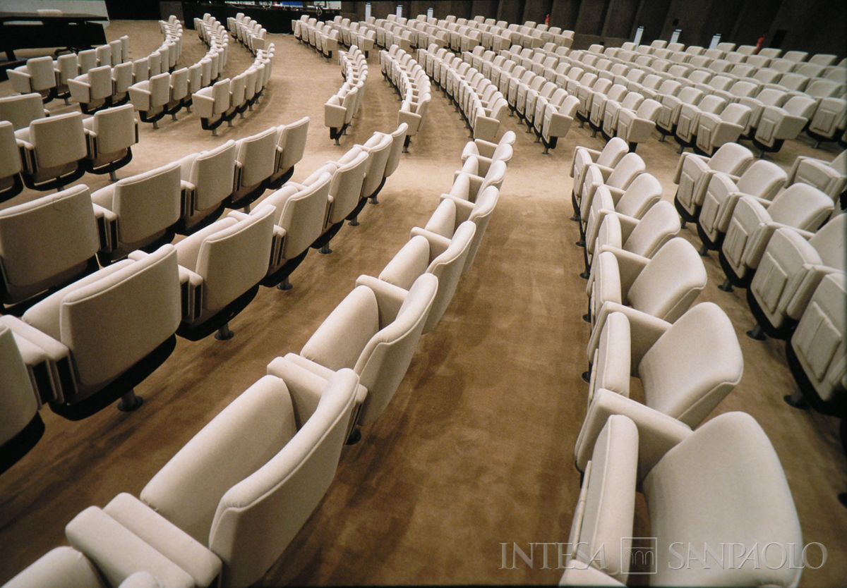 Roma, sede dll'IMI in viale dell'arte 25, sala congressi, anni 1990 (Edoardo Montaina)