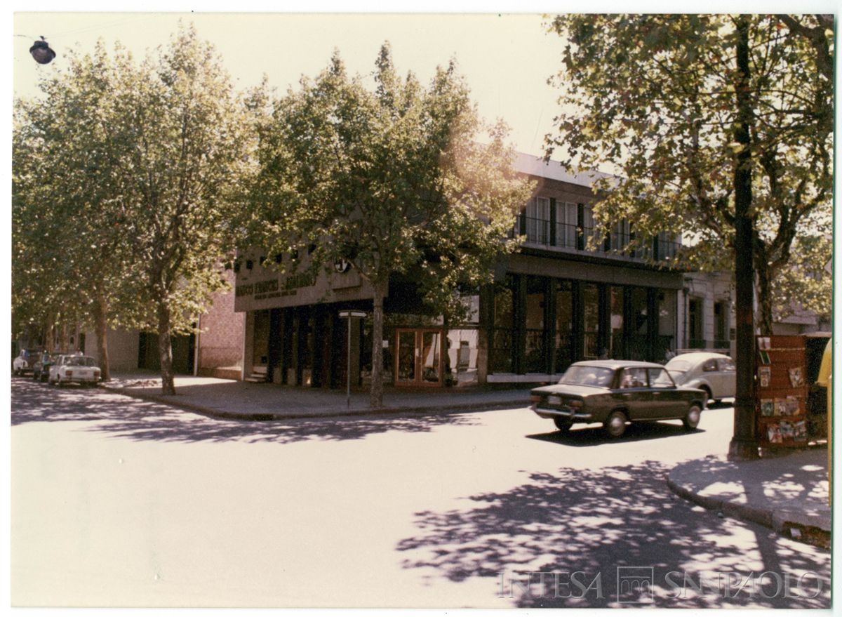 Banca Francese e Italiana per l'America del Sud, Montevideo: agenzia di Aguada, 1979 (fotografo sconosciuto)